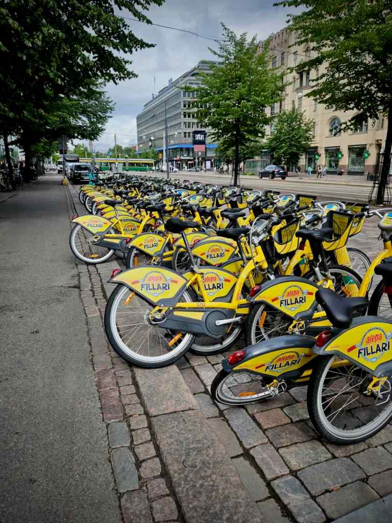 A very busy City Bikes docking station