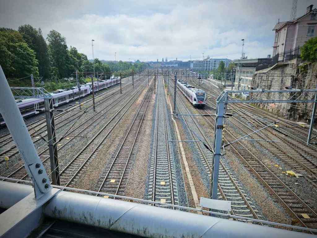View towards Helsinki Central Station from Linnunlaulun silta (Birdsong Bridge)