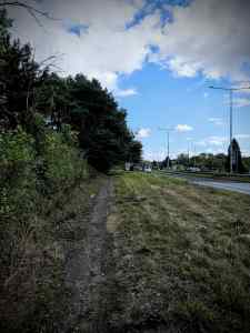 Narrow gravel path better than riding on the A20 Ashford Road