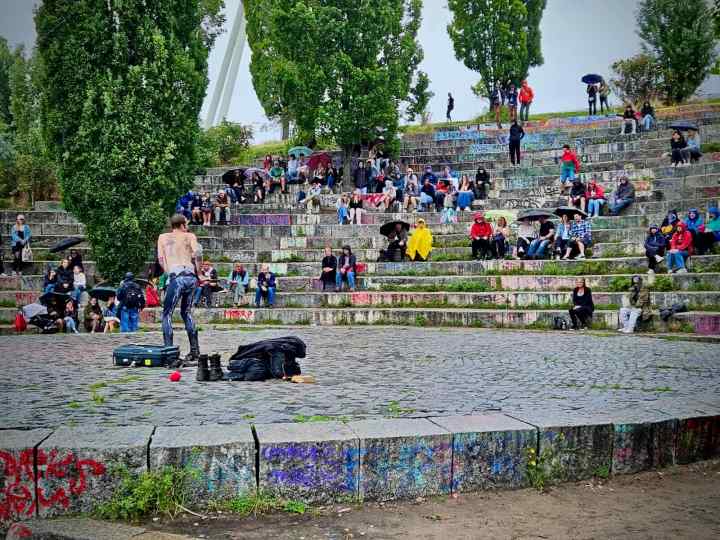 Sword swallower in the Bearpit
