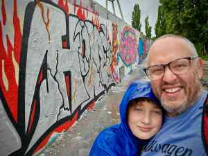Selfie in front of the Berlin Wall