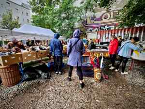 Stalls on Bernauer Straße