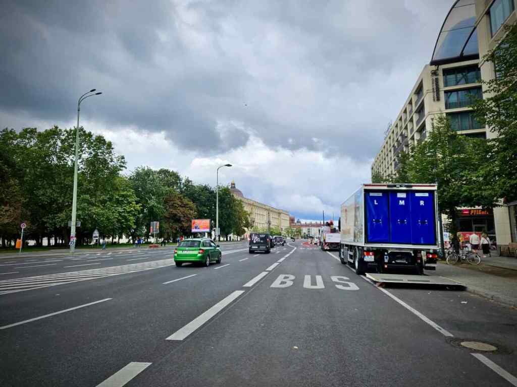 Riding in the bus lane on Unter den Linden