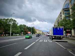 Riding in the bus lane on Unter den Linden