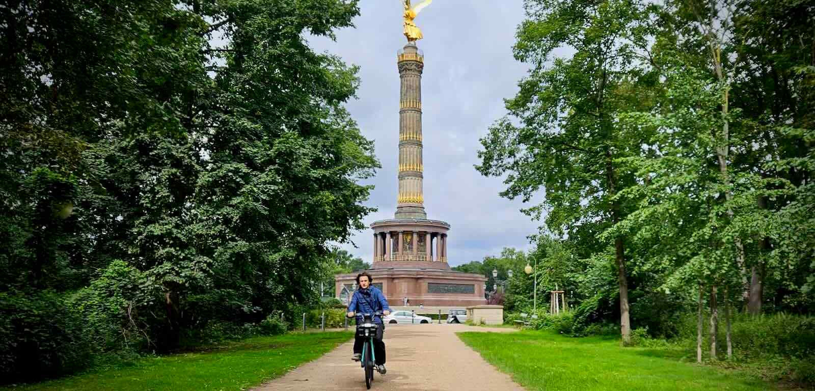Riding in the In the Tiergarten, Siegessäule (Victory Column) in the background