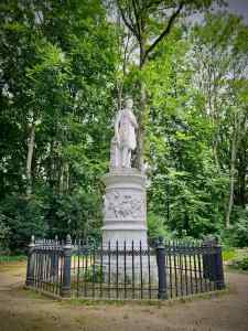 Friedrich-Wilhelm-III.-Denkmal statue