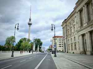 Riding along Rathausstraße