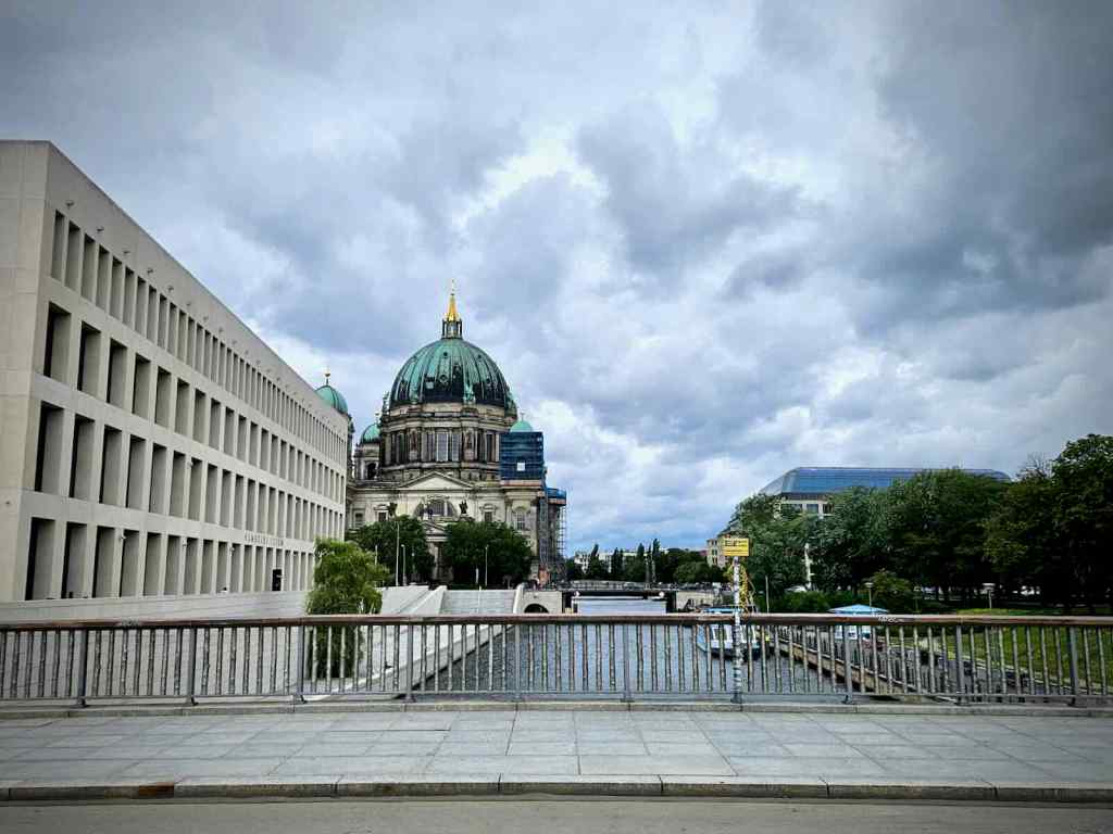 On Rathausbrücke bridge