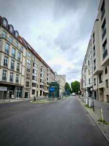 Riding along Wallstraße