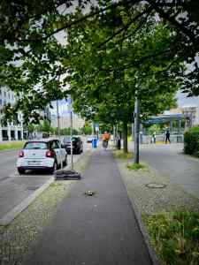 Footway level cycle path on Alexanderstraße