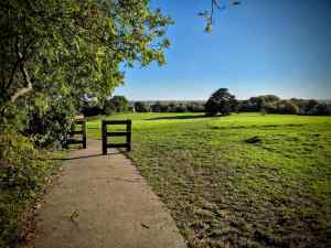 Approaching Dukes Meadow