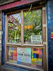 Shop at Holzmarkt 25