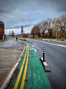 Quite oversized wands and a narrow lane to start with, before the cycle path begins