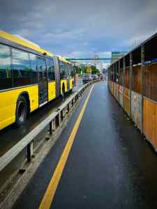Temporary cycle lane and footpath on Potsdamer Straße