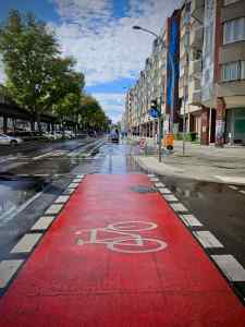 Crossing a junction on Bülowstraße