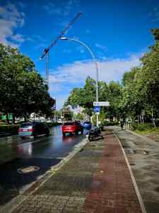 Narrow paved cycle path on An d. Urania