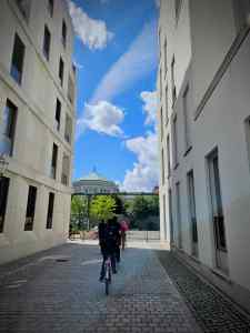 Riding along Prinzengasse