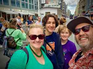 Checkpoint Charlie selfie