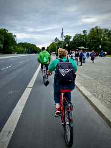 Riding along Straße des 17. Juni
