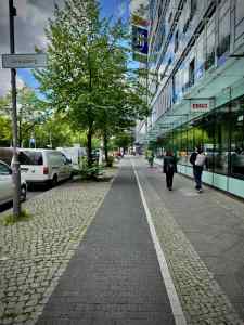 Paved cycle path on Stresemannstraße