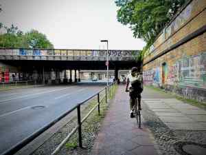 Paved cycle path on Yorckstraße