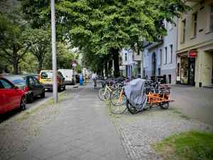 Paved cycle path and cycle parking on Yorckstraße