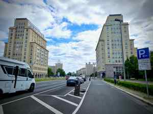 Wid parking-protected lane on Karl-Marx-Allee