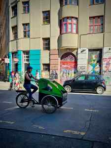 Passing cargo bike on Mariannenstraße