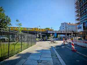 U-Bahn train crossing Mariannenstraße