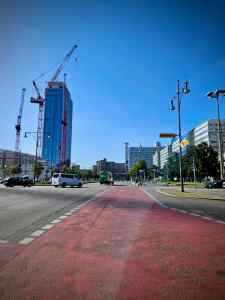 Crossing Otto-Braun-Straße