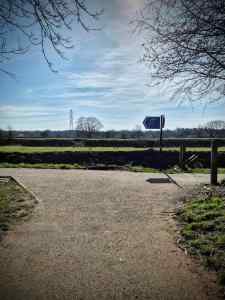 Turning left onto the Mersey path