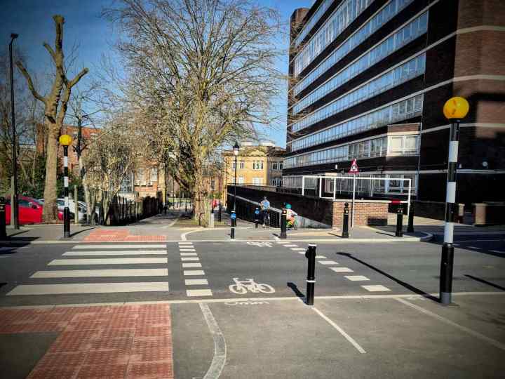 New parallel crossing across Wellington Street