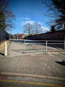Bridge over the railway to Buckingham Road