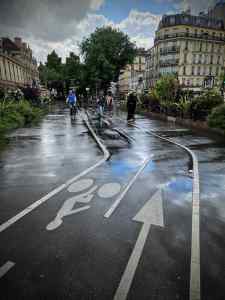 Cycle path on Boulevard des Batignolles