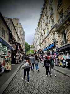 Walking up Rue de Steinkerque