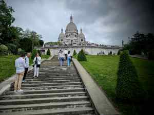 Steps up to Basilique du Sacré-Cœur