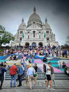 Looking up at Basilique du Sacré-Cœur