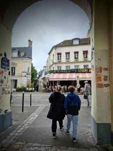 At the end of Passage de Abbesses