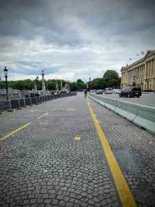 Temporary cycle lanes on Place de la Concorde