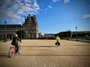 Crossing Jardin des Tuileries