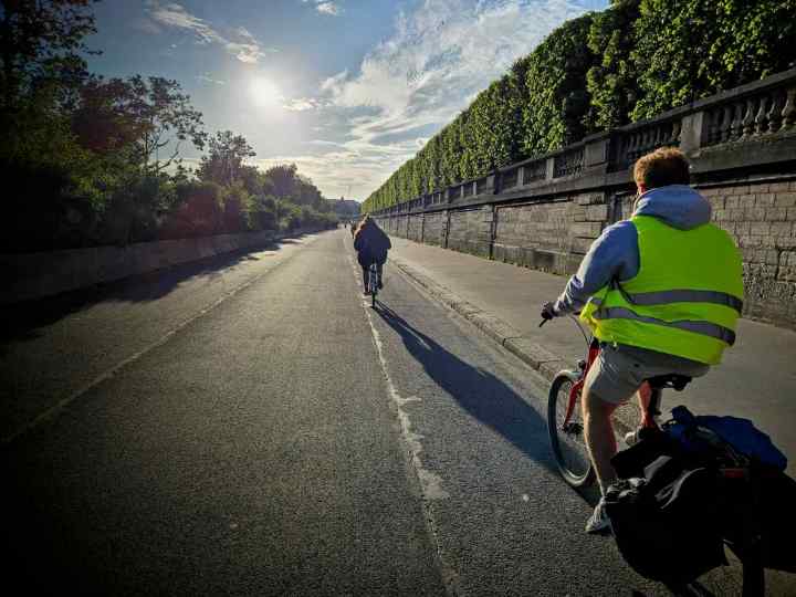 Traffic-free Quai des Tuileries