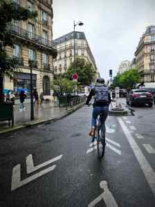 Kerb-protected cycle lane on Rue de Turbigo, at the Rue Réaumur junction