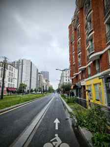 Kerb-protected cycle lane on Boulevards des Maréchaux