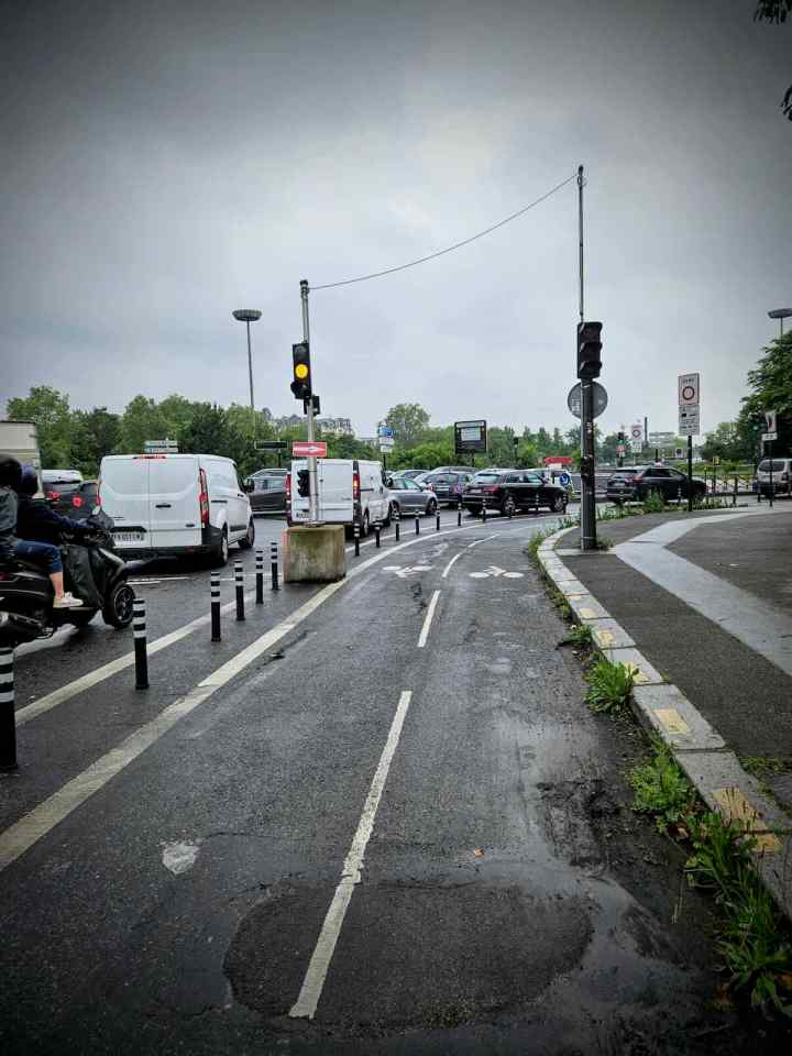 Bidirectional protected cycle lane on Rue Joseph et Marie Hackin