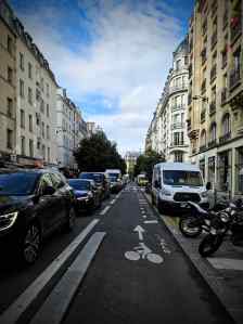 Parking protected cycle lane on Rue Beaubourg