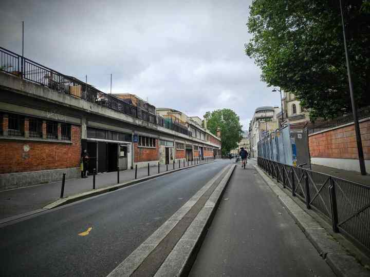 Kerb-protected cycle lane on Quai de Valmy
