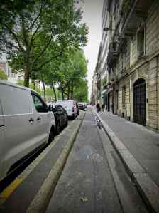 Kerb-protected lane on Quai de Valmy
