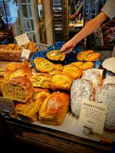 Pastries and cakes at Boulangerie Du Pain et Des Idées