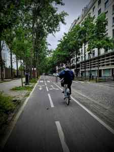 Bidirectional cycle path on Quai de la Loire