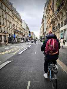 Bidirectional cycle lane on Rue La Fayette